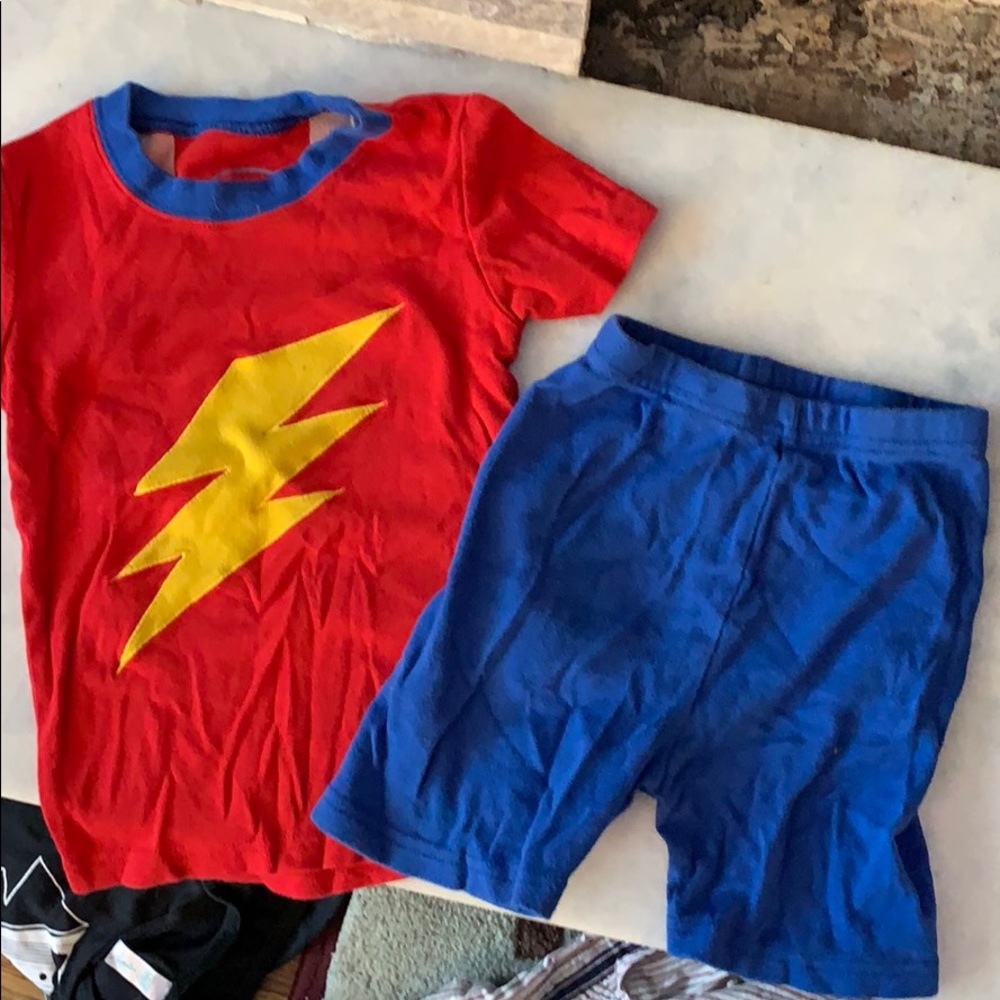 Superheroes pajamas 3t. top and bottom